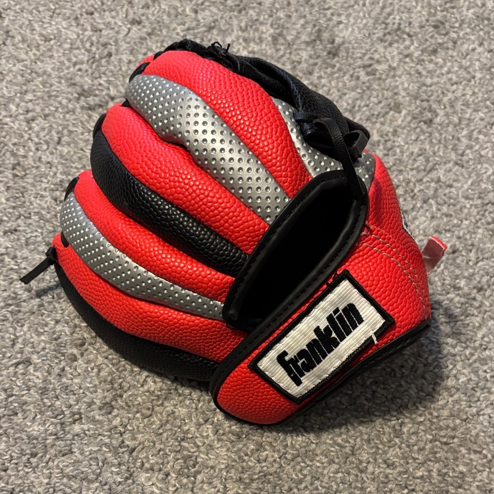 Franklin Red and Black Kids T-Ball Right Hand Glove